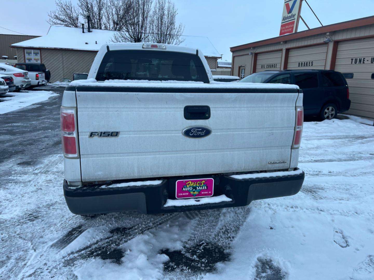 2012 Alpine White /Grey Ford F-150 XL (1FTMF1EM6CF) with an 3.7 V6 engine, AT transmission, located at 813 E Fairview Ave, Meridian , ID, 83642, (208) 336-8230, 43.618851, -116.384010 - Photo#5